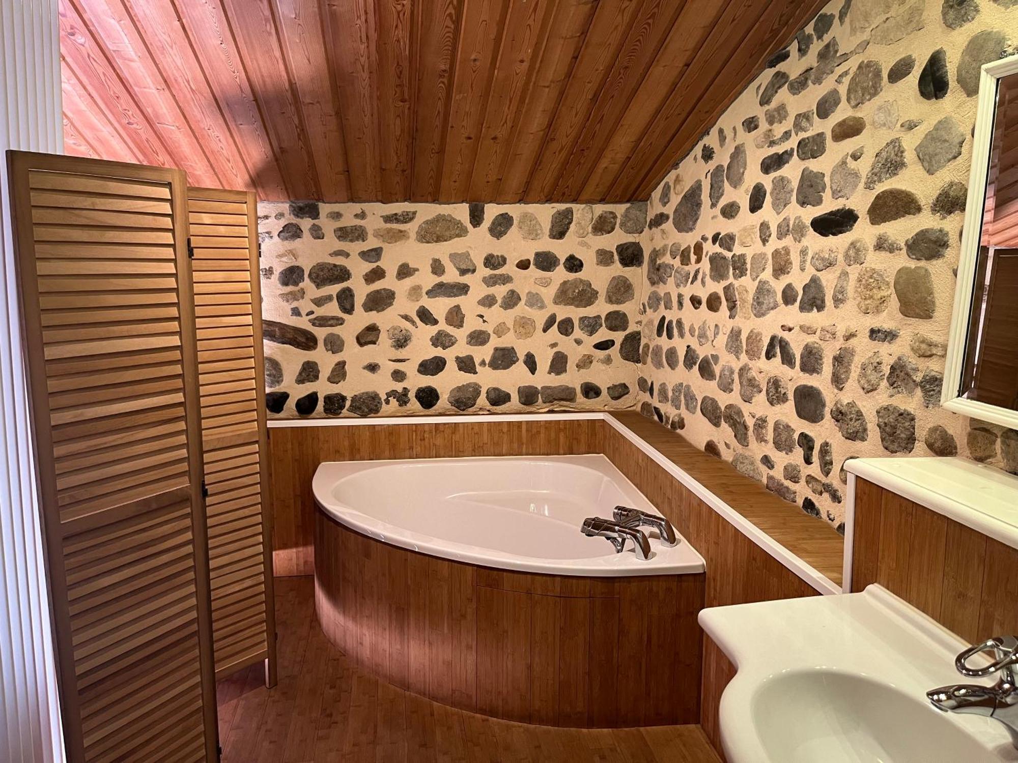 La Cour Carree Hotel Perrier Bagian luar foto