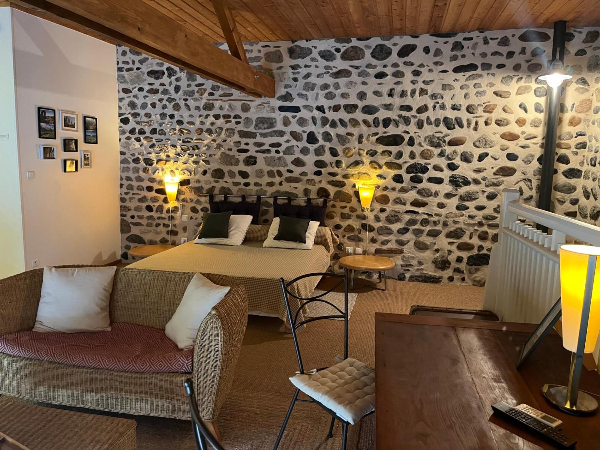 La Cour Carree Hotel Perrier Bagian luar foto