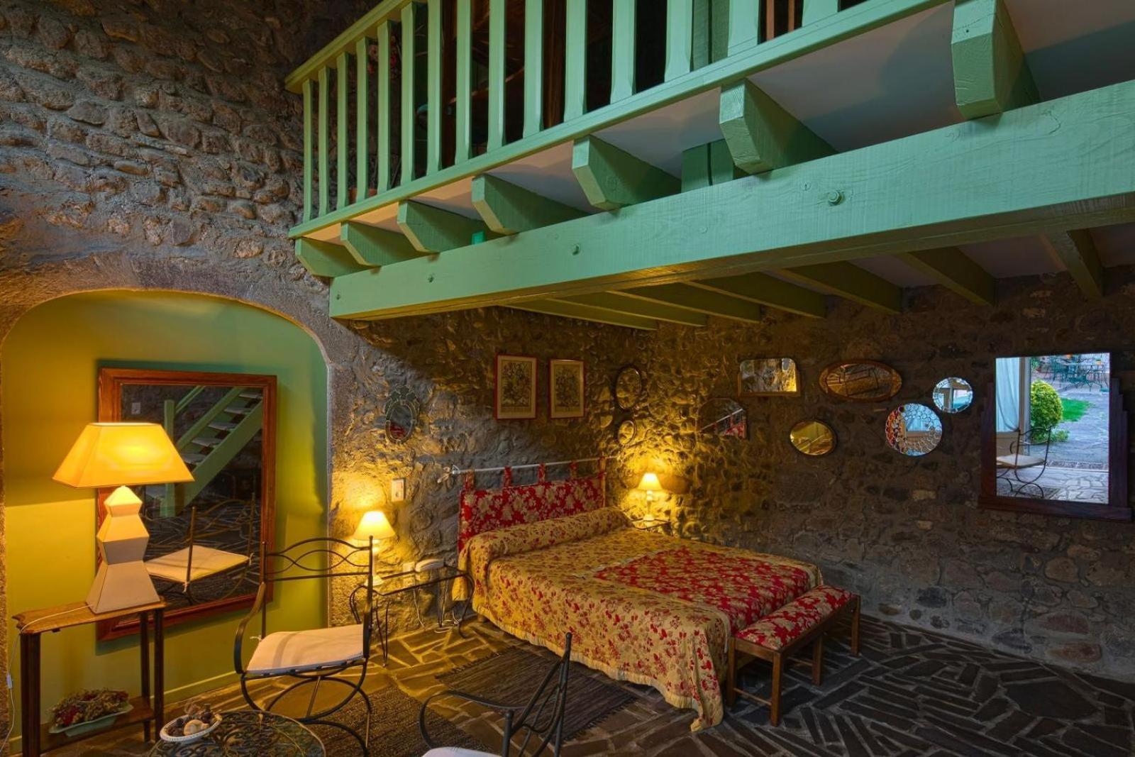 La Cour Carree Hotel Perrier Bagian luar foto